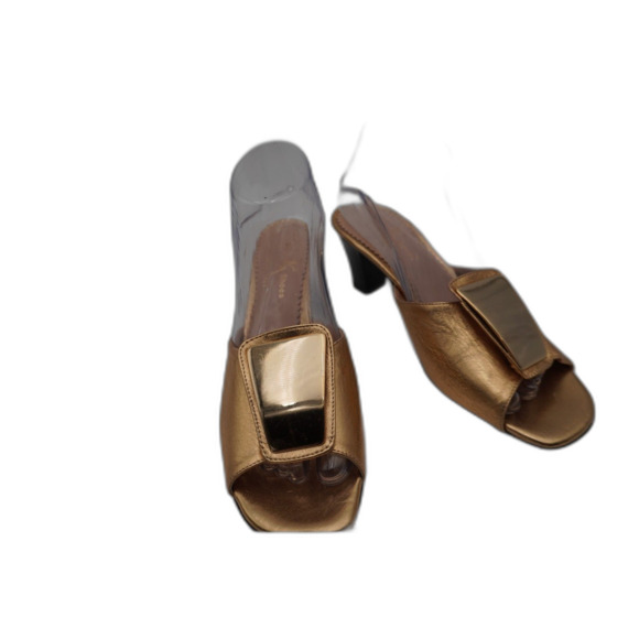 Mary Soft Leather Gold Sandals, Elegant and Chic Low Heel for Comfort. Size 39. - Picture 2 of 9